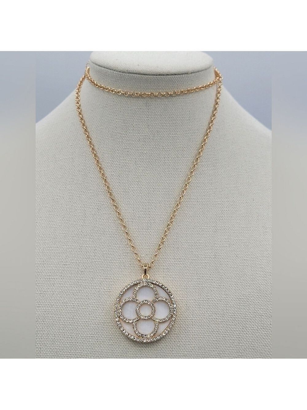 Quatrefoil Pendant Necklace #2279